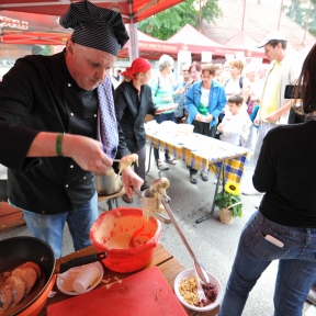 Fakanalak tánca – „Minden benne” örömfőzés