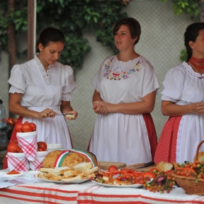 Fakanalak tánca – „Minden benne” örömfőzés